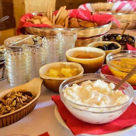 Pigi Tarlampa 호텔