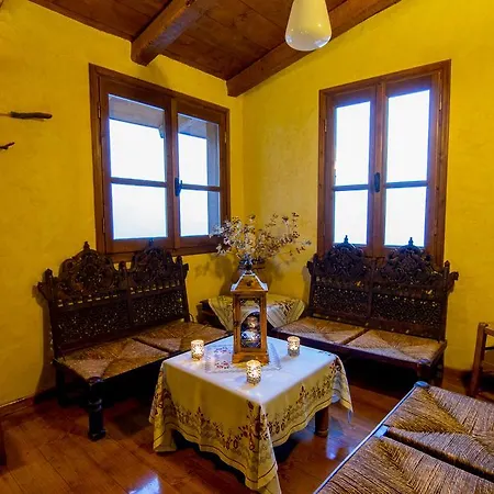 Pigi Tarlampa Hotell 3*