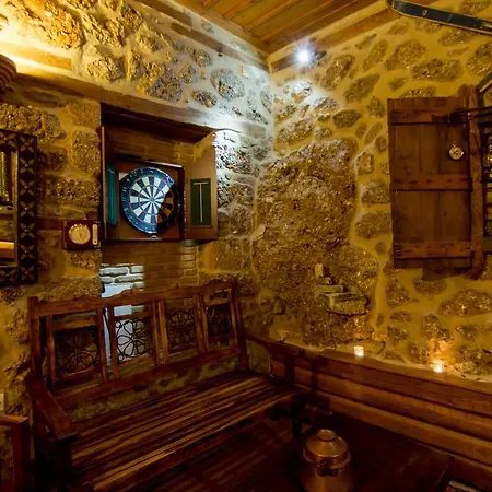 Pigi Tarlampa 아노 트리칼라